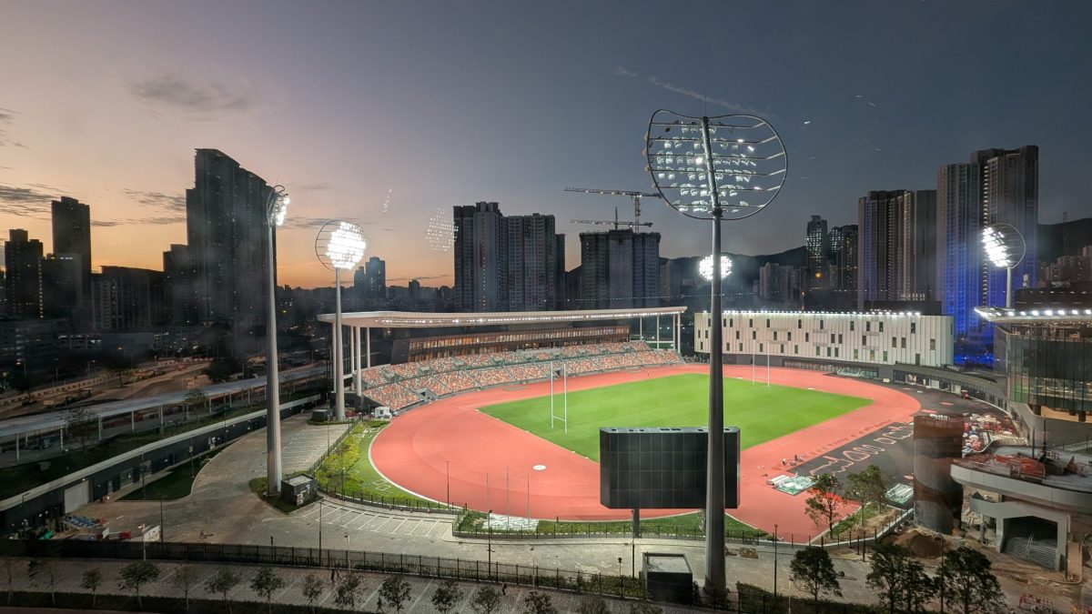 欧文快攻压哨上篮，全场沸腾