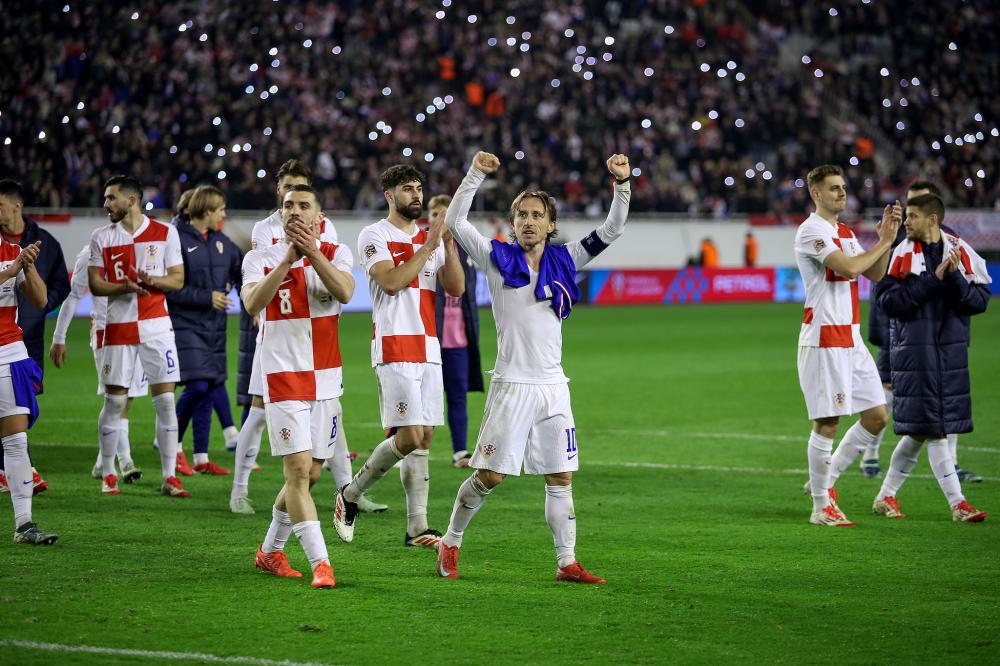 恐怖阵容深度！雷霆13人出场全部得分，12人有三分入账