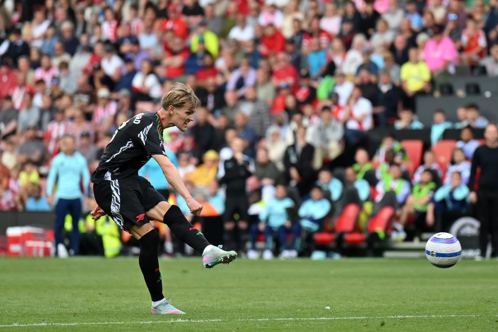 J联赛名哨今村义朗宣布退役，曾因漏判迭戈暴力犯规被停哨