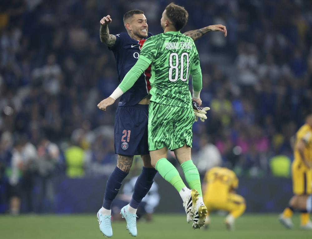 罗马诺：曼联并未与巴萨就费尔明展开谈判，球员只专注巴萨